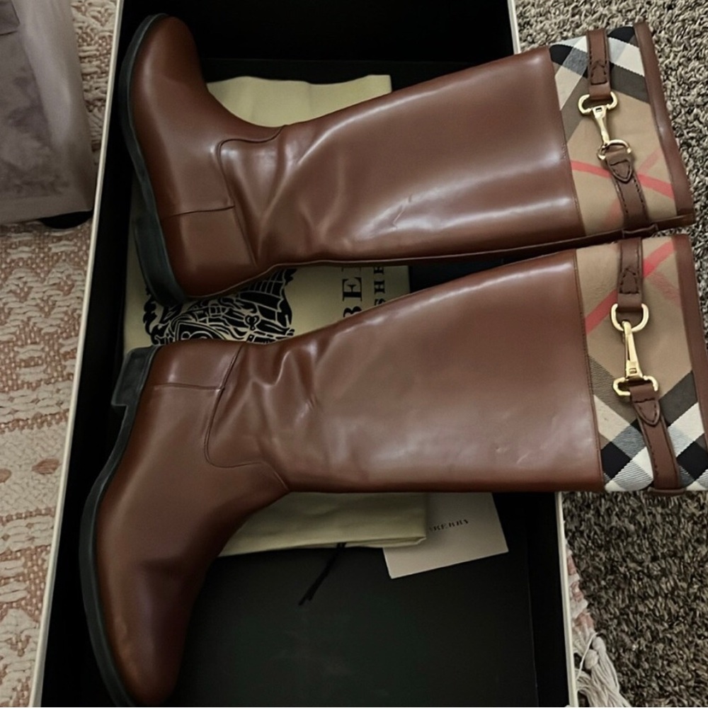 Burberry riding boots - Picture 5 of 12